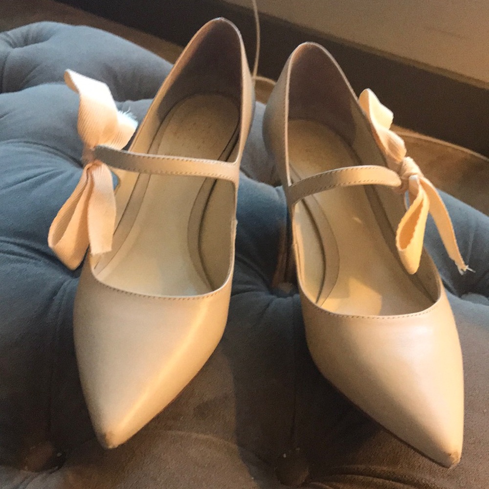 Tory Burch Nude Kitten Heel Size 6